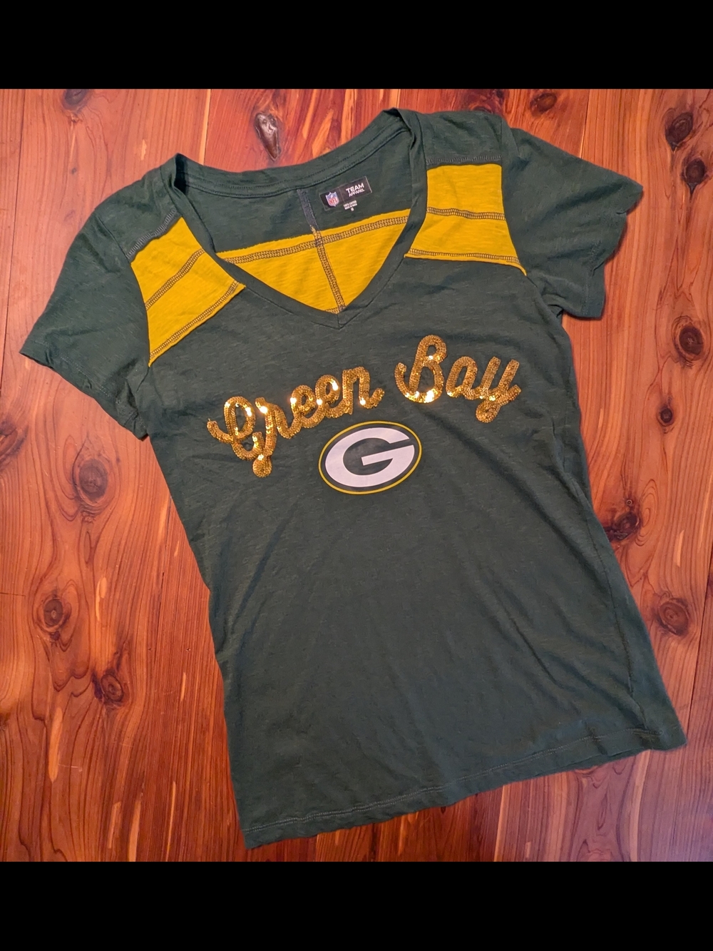 NFL Packers Women's V-Neck Tee with Yellow Accents and Sequined Green Bay
